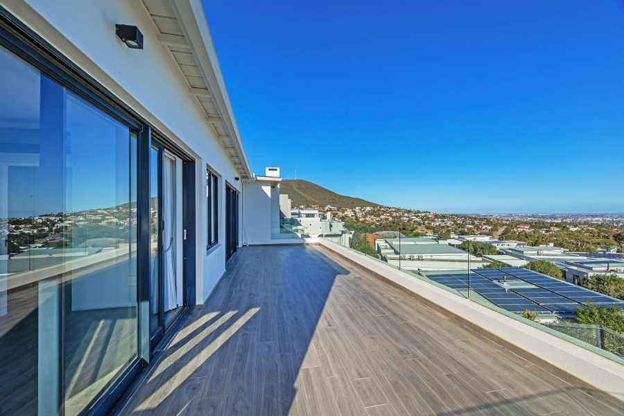 5 Bedroom Property for Sale in Baronetcy Estate Western Cape